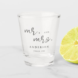 Eenvoudig modern, minimalistisch script Mr. en Mrs Shot Glas