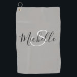 Eenvoudig modern monogram gepersonaliseerd golfhanddoek<br><div class="desc">Dit ontwerp is gemaakt met behulp van digitale kunst. Het kan in het gebied worden aangepast door de klik aan te passen en de naam, initialen of woorden aan te passen. U kunt de tekstkleur en de stijl ook veranderen of de tekst voor een slechts ontwerp van het afbeelding schrappen....</div>