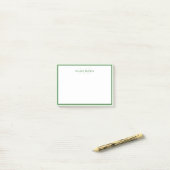 Eenvoudig modern monogram groene tweetonige rand post-it® notes (Op bureau)