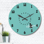 Eenvoudig modern Monogram Grote Klok<br><div class="desc">Een simpel maar leuk leuk en modern monogram met initialen en naam in een dash circle. Een eenvoudige zwart-wit stijl, maar u kunt elke kleur wijzigen om het uw eigen stijl te maken. Voeg een patroon erachter toe, of houd gewoon een eenvoudige kleur. Je kunt zelfs een datum toevoegen zoals...</div>