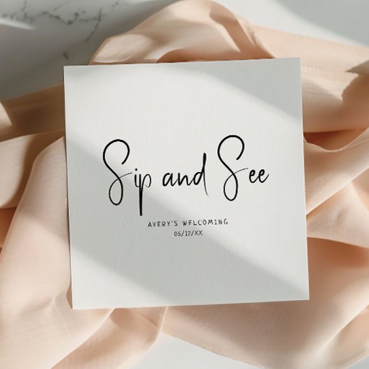 Eenvoudig modern neutraal schip en zie servetten