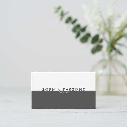 Eenvoudig Modern Pebblegrijs en Wit Professioneel Visitekaartje (Staand voorkant)
