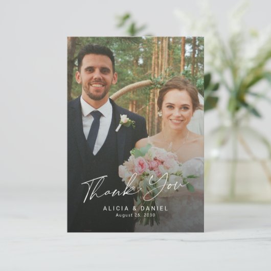 Eenvoudig modern script foto bruiloft bedankkaart (Staand voorkant)