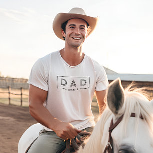 Eenvoudig modern zwart Lijst-papa Est. 2024 T-shirt