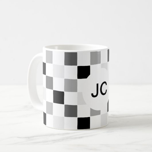 Eenvoudig modern zwart-wit geruit monogram koffiemok (Voorkant links)