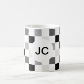 Eenvoudig modern zwart-wit geruit monogram koffiemok (Center)