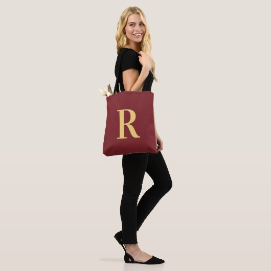 Eenvoudig Monogram Modern Bourgondië Tote Bag (Op model)