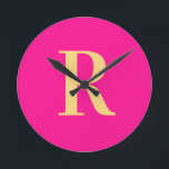 Eenvoudig Monogram Modern Hot Pink Ronde Klok<br><div class="desc">Dit is een eenvoudig, modern, gepersonaliseerd monogram ontwerp. Dit stijlvolle ontwerp is trending hot pink met stijlvolle typografie. Het is perfect voor een gepersonaliseerd cadeau of ideaal als een nieuw woondecoraccessoire voor jezelf. Voeg eenvoudig uw initiaal letter door het te typen in het personaliseren van dit tekstvak. Bekijk de ontwerpbewerkingstool...</div>