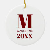 Eenvoudig Monogram Naam Jaar Rood en Wit Keramisch Ornament (Voorkant)