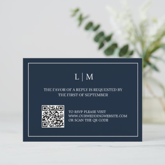 Eenvoudig Monogram Navy Blue QRCode bruiloft RSVP  Bedankkaart (Staand voorkant)