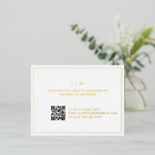 Eenvoudig Monogram QR Code Elegant Trouwen RSVP Folie Uitnodiging Briefkaart (Staand Voorkant)