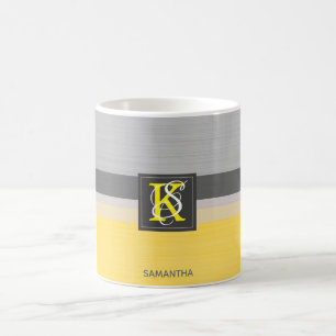 Eenvoudig monogram van twee-tonen geel en grijs In Koffiemok