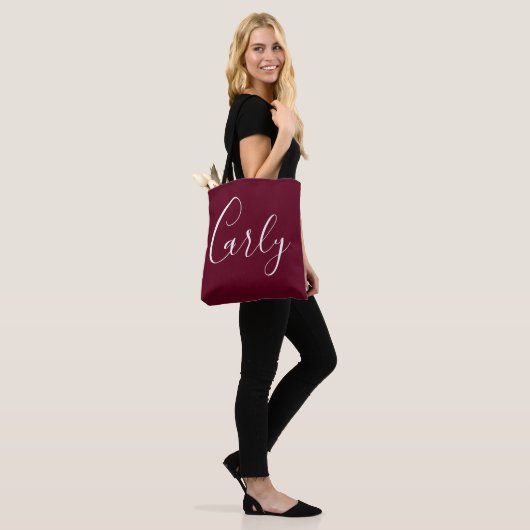 Eenvoudig Monogrammed Burgundy Canvas tas (Op model)