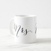 Eenvoudig Mrs Script Stijlvol Modern Chique Trouwc Koffiemok (Voorkant links)