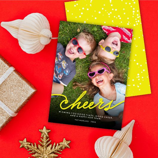 Eenvoudig Neon Yellow Cheers Calligrafie-script Fo Feestdagenkaart