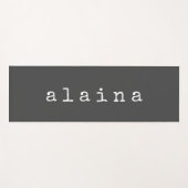 Eenvoudig ontwerp met minimalistische naam in zwar yogamat (Voorkant (horizontaal))