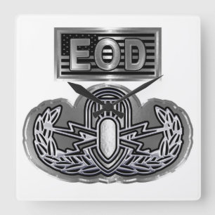 Eenvoudig ontworpen herdenkingsEOD Vierkante Klok