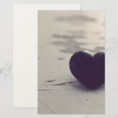 Eenvoudig Paars gesteente hart op natte zandbak Briefpapier (Voorkant / Achterkant)