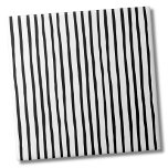 Eenvoudig patroon Zwart Wit Strepen Tegeltje<br><div class="desc">Gebruik deze eenvoudige zwart-witte strepen achtergrond om uw leefruimte aan te passen. Je kunt zelfs de achtergrondkleur veranderen om het echt je eigen look te maken. Bovendien kun je zelfs de zwarte strepen een compleet andere kleur geven! Of je deze tegel wilt gebruiken als een klein onderzetter of trivet voor...</div>
