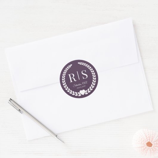 Eenvoudig Rich Wine Paarse Monogram Ronde Sticker (Envelop)