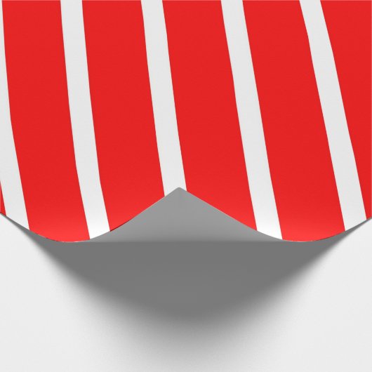 Eenvoudig rood en wit diagonaal streeppatroon cadeaupapier (Hoek)