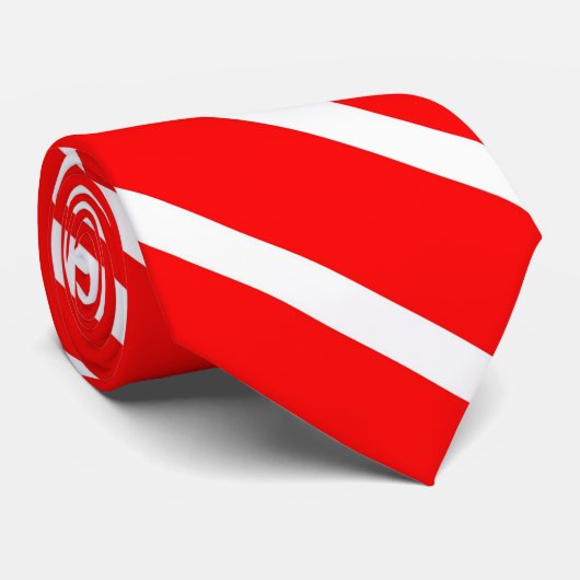 Eenvoudig rood en wit diagonaal streeppatroon stropdas (Opgerold)