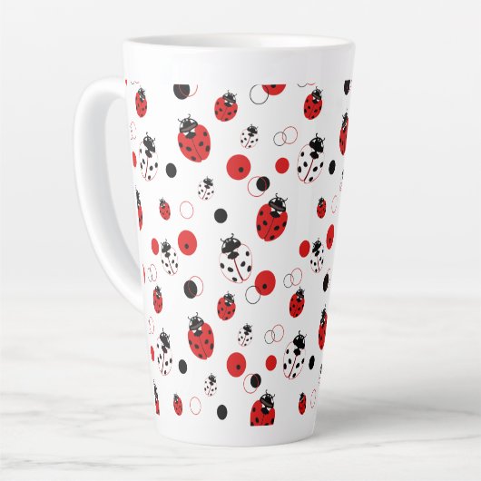 Eenvoudig rood, zwart en wit ladybug-patroon latte mok (Linkerhoek)