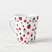Eenvoudig rood, zwart en wit ladybug-patroon latte mok (Linkerhoek)