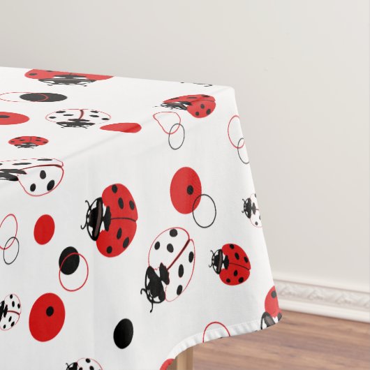 Eenvoudig rood, zwart en wit ladybug-patroon tafelkleed (Voorbeeld)