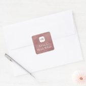 Eenvoudig rosy bruin monogram met naam vierkante sticker (Envelop)