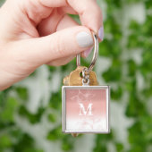 Eenvoudig roze bloemenmonogram sleutelhanger (Hand)