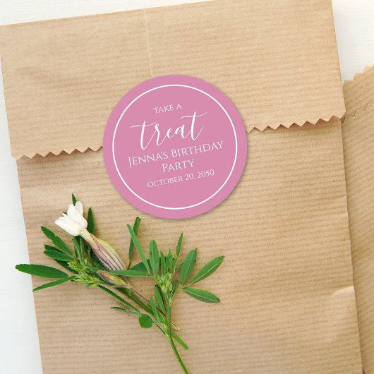 Eenvoudig roze kalligrafielabel op zaterdag ronde sticker