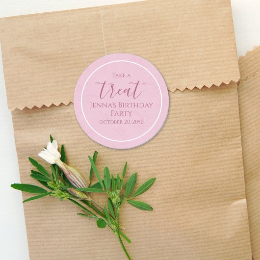 Eenvoudig roze kalligrafielabel op zaterdag ronde sticker