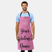Eenvoudig Roze met Salon Name en Uw Logo hier Schort (Gedragen)