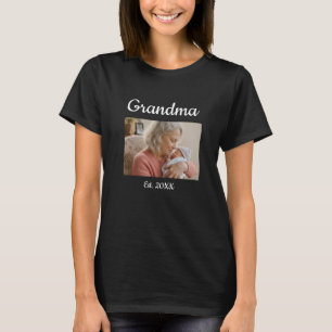 Eenvoudig Schript Oma Gegr. Foto Jaar Zwart T-shirt