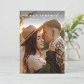 Eenvoudig Script 2 Foto Bruiloft Verloving Invitat Kaart (Staand voorkant)