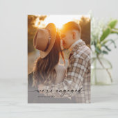 Eenvoudig script 2 foto bruiloft Verloving Kaart (Staand voorkant)