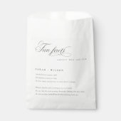 Eenvoudig Script Black White Weddenschap Facts Bedankzakje (Voorkant)