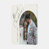 Eenvoudig Script Boho Boog Foto Getrouwd Kerstmis Metalen Ornament (Voorkant links)