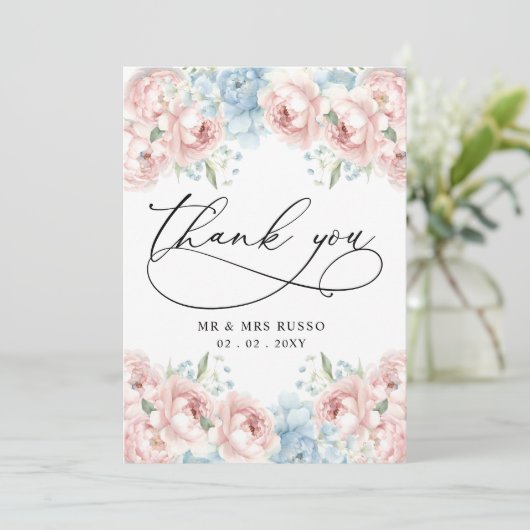 Eenvoudig Script Elegant Blush Bloemen Bruiloft Bedankkaart (Staand voorkant)