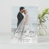 Eenvoudig Script Elegant Blush Bloemen Foto Bruilo Bedankkaart (Staand voorkant)