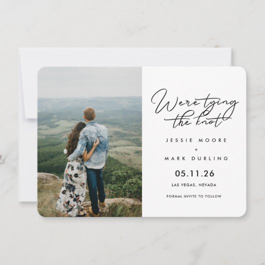 Eenvoudig script foto Weddenschap Save the Date Kaart (Voorkant)