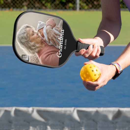 Eenvoudig script Grootmoeder Foto Jaar Zwart Pickleball Paddle (Insitu)
