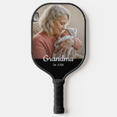 Eenvoudig script Grootmoeder Foto Jaar Zwart Pickleball Paddle (Voorkant)
