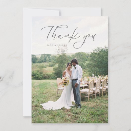 Eenvoudig script Moderne bruiloft foto grijs Bedankkaart (Voorkant)