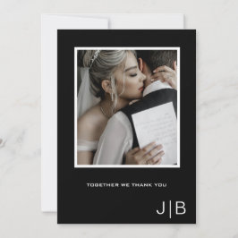 Eenvoudig script moderne zwart-wit monogram foto bedankkaart