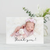 Eenvoudig Script Newborn Baby Foto Dank je kaart (Staand voorkant)