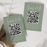 Eenvoudig script Sage Green QR Code Weduwschap RSV Informatiekaartje<br><div class="desc">Maak het voor gasten gemakkelijk aan RSVP aan uw bruiloft of gebeurtenis met deze moderne trouwkaarten RSVP met QR code. De elegante kaarten van de trouwomhulling tonen "Scannen me"in een grillig wit manuscript met een sage groene achtergrond. Pas de kaart aan met uw RSVP-datum, trouwwebsite en instructies voor gasten met...</div>