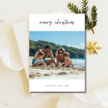 Eenvoudig Script Strand Kerstkaart<br><div class="desc">Deel de warmte van de kust dit vakantieseizoen met een oprechte strand kerstkaart. Ideaal voor gezinnen die momenten aan zee koesteren,  dit elegante ontwerp brengt een vleugje oceaan rust en modern script om de vreugde van een tropisch geïnspireerde kerstgroet vast te leggen.</div>