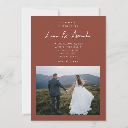 Eenvoudig script terracotta twee foto bruiloft kaart (Voorkant)